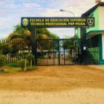 FRONTIS DE LA ESCUELA PIURA